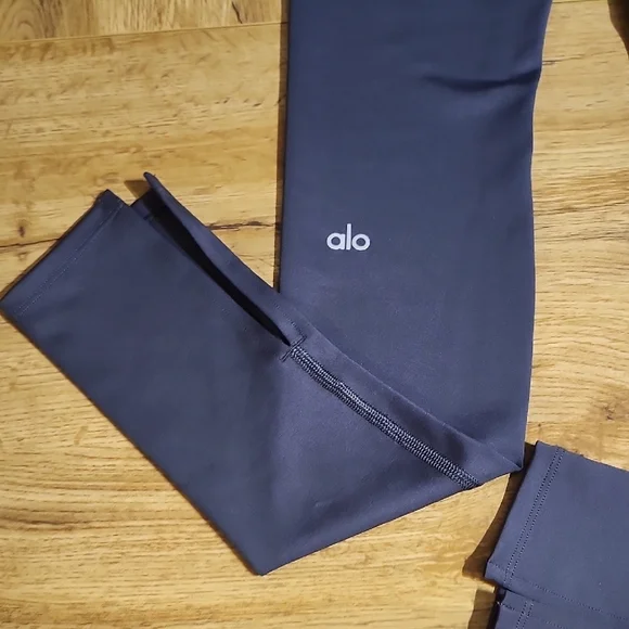 ALO Yoga Charcoal Leggings Size S - Picture 9 of 16